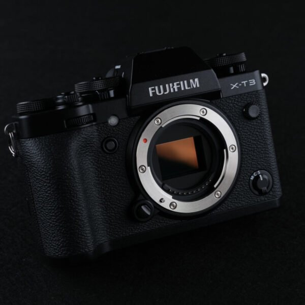Mirrorless Vlogging Camera Polaroid Kit with EF-M 15-45mm Lens, Black - Gambar 2